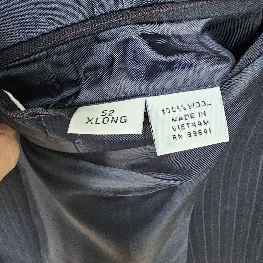 Sophisticated Black Pinstripe Men's Suit - Picture 4 of 11